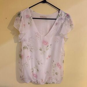 Floral Flutter Sleeve V-Neck Blouse - White & Pink